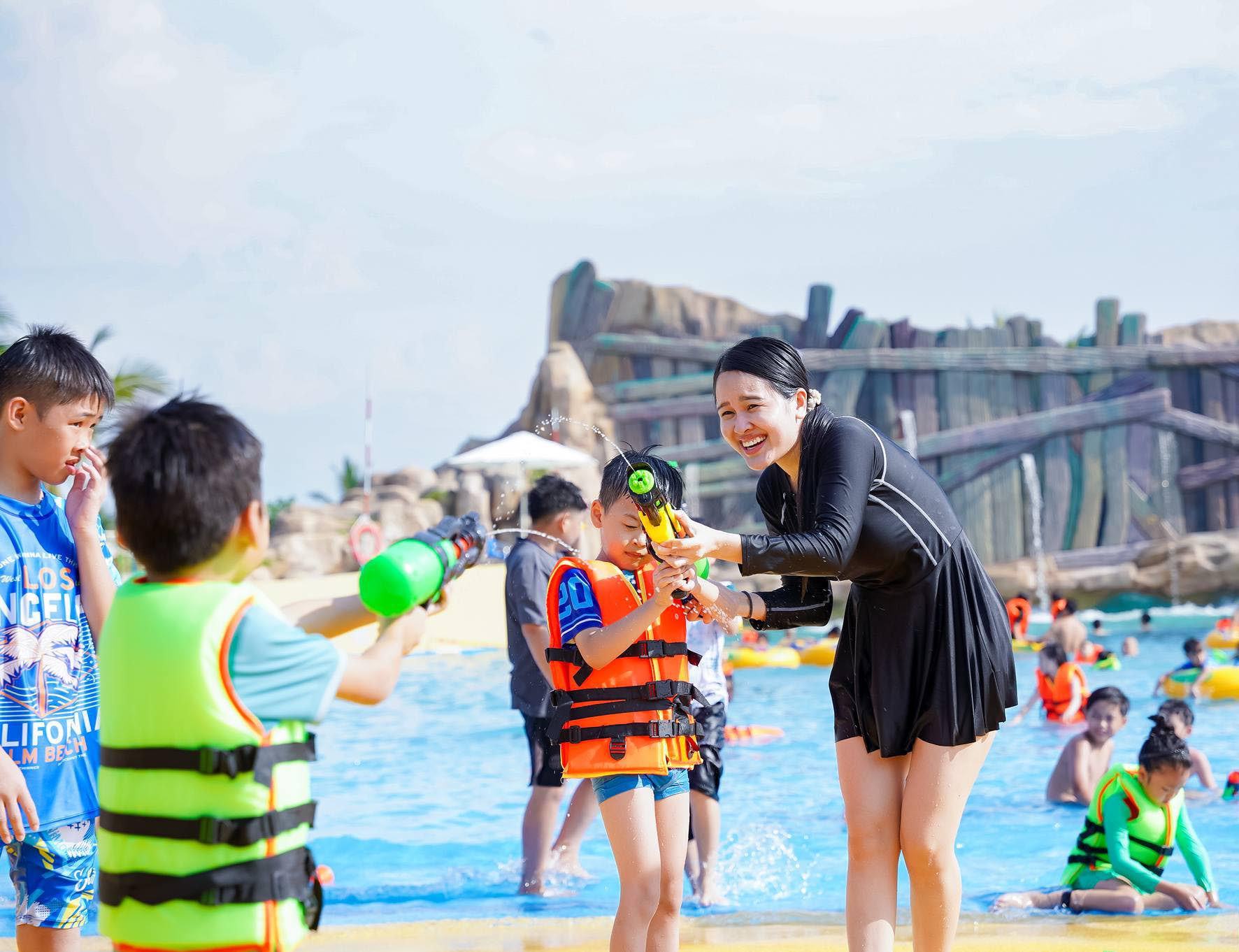 Công viên nước VinWonders Cửa Hội