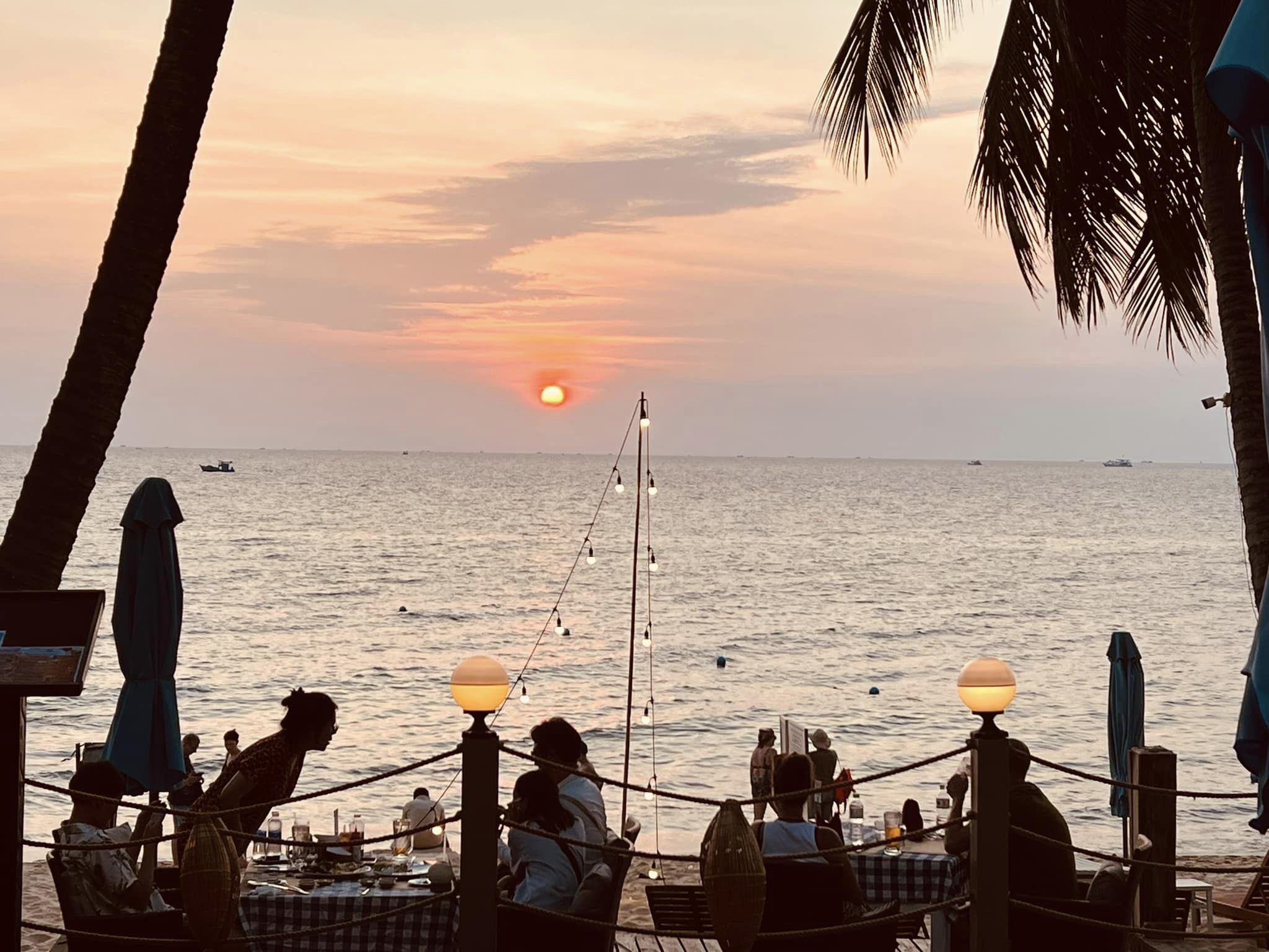 Aloha Beach Bar Phú Quốc