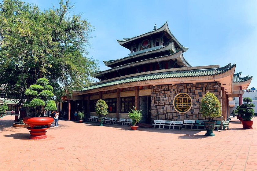 Ba Chua Xu Temple