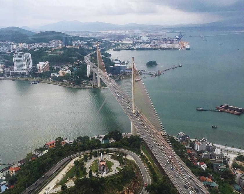 Bai Chay Bridge