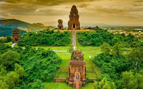 Banh It Cham Temple: A key cultural site in Binh Dinh