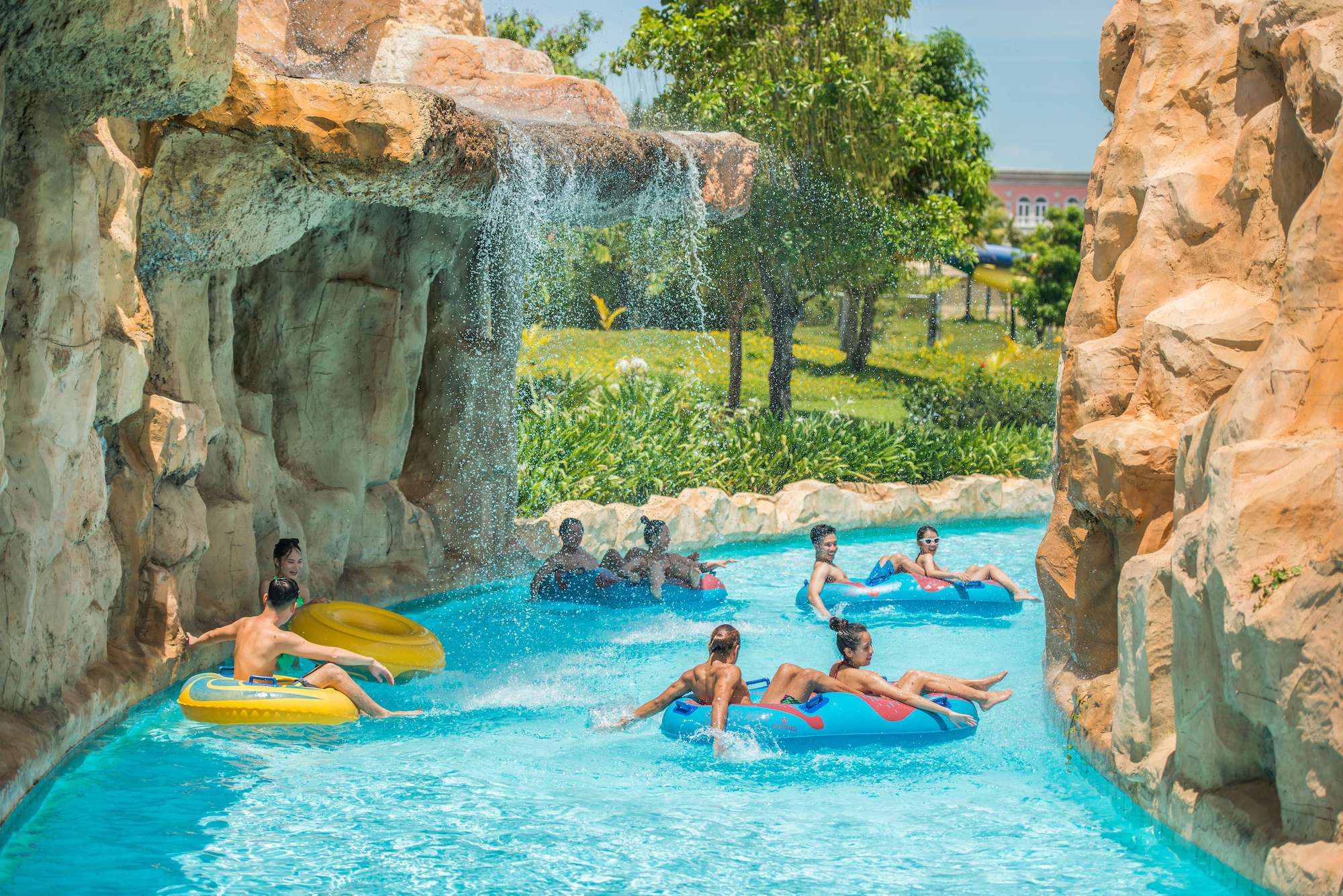 Thỏa sức vui chơi tại VinWonders Nam Hội An