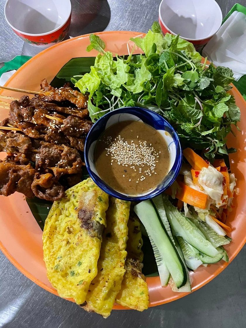 Banh xeo restaurant near Tra Que Vegetable Village