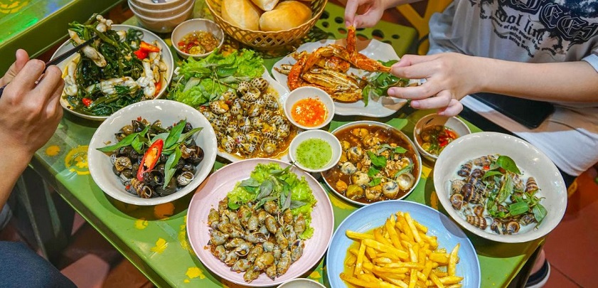 Be Oc Restaurant on Vinh Khanh Food Street