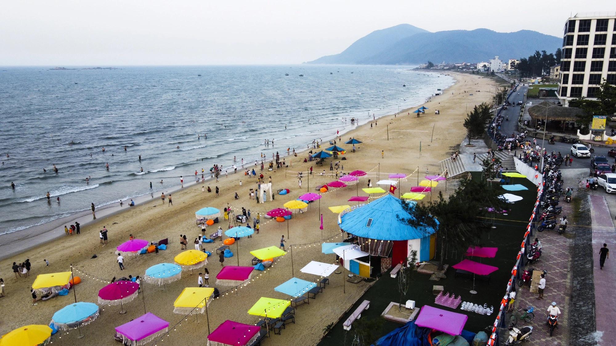 Beach Club Thiên Cầm