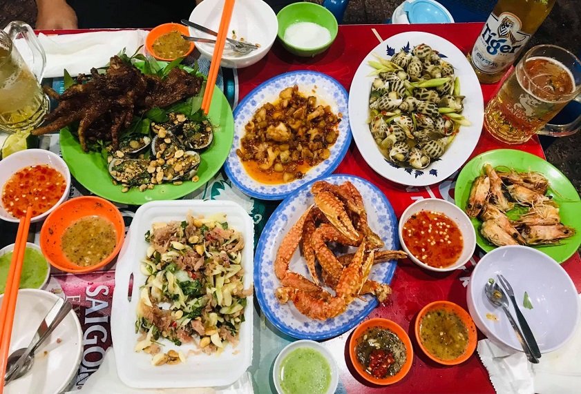 Best dishes to try at Vinh Khanh Food Street