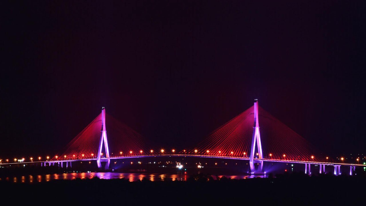 Can Tho Bridge Can Tho Bridge at night