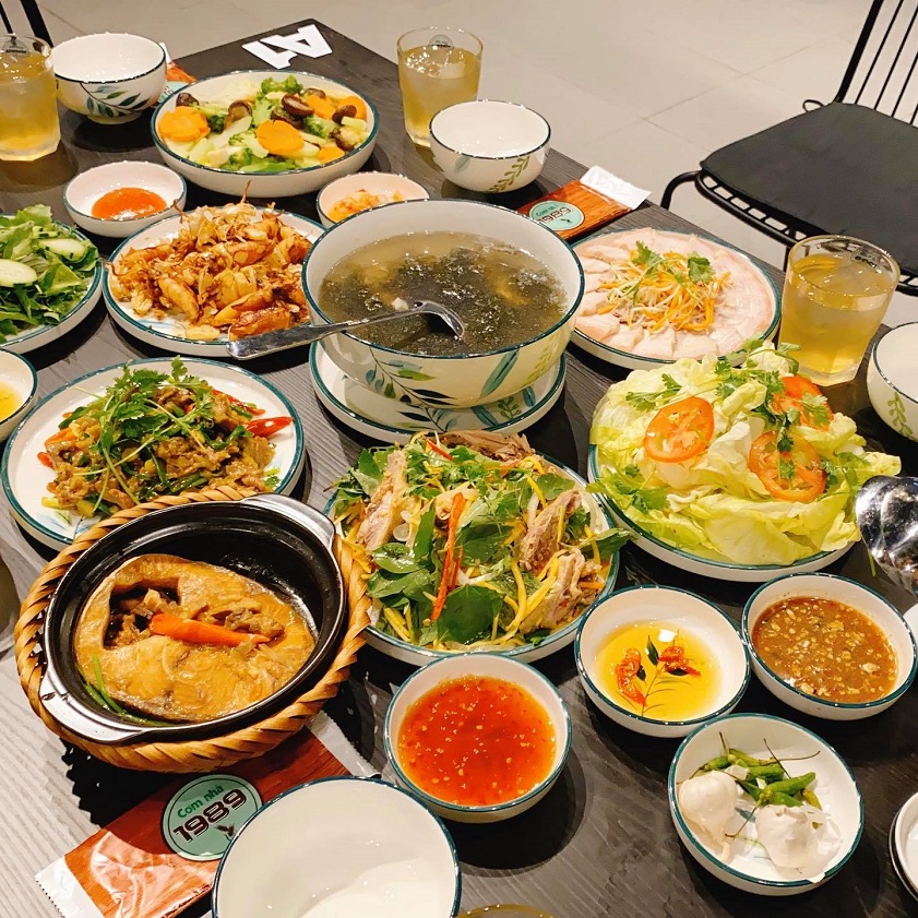 Com Nha 1989 Restaurant