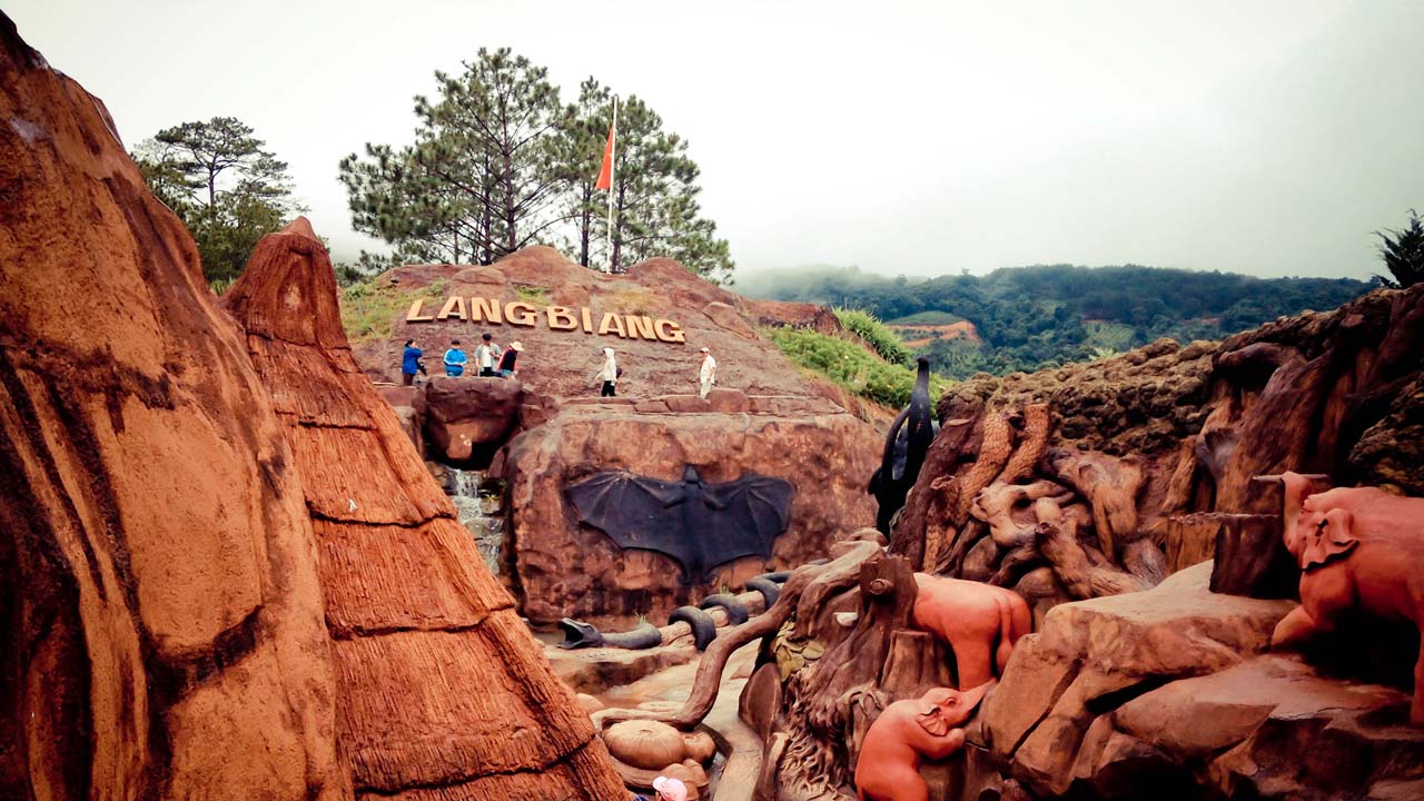 Clay Tunnel Contemplate sculptural marvels Clay Tunnel