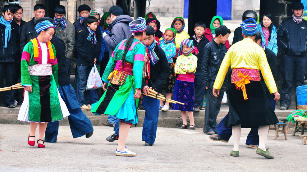 Discover the colorful beauty of Dong Van Market fair