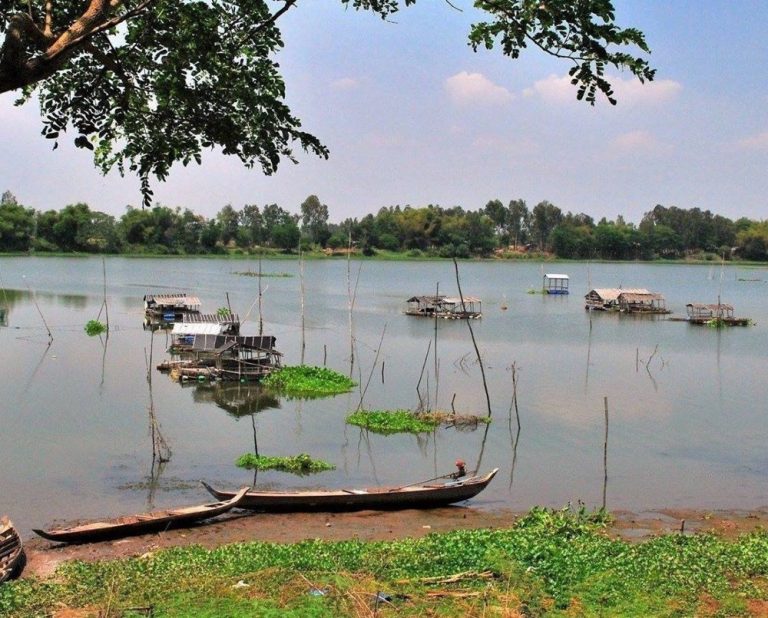 Du lịch miền Nam tháng 1 Vẻ bình dị, yên ả của "hồ nước trời"