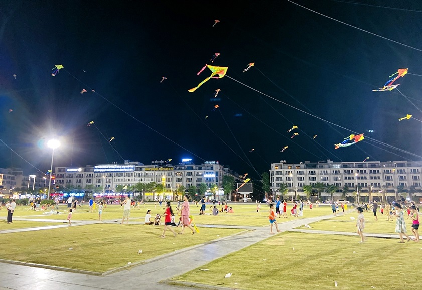 Enjoy Ha Long Bay nightlife at Square 30/10