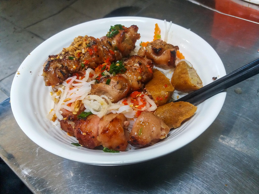 Enjoy cuisine at Ho Thi Ky Street