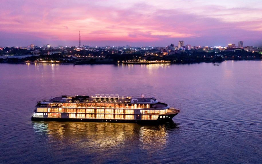 Enjoy the beauty of the Mekong River