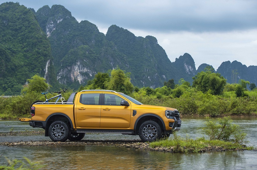 Ha Long Bay to Hanoi by Private vehicle