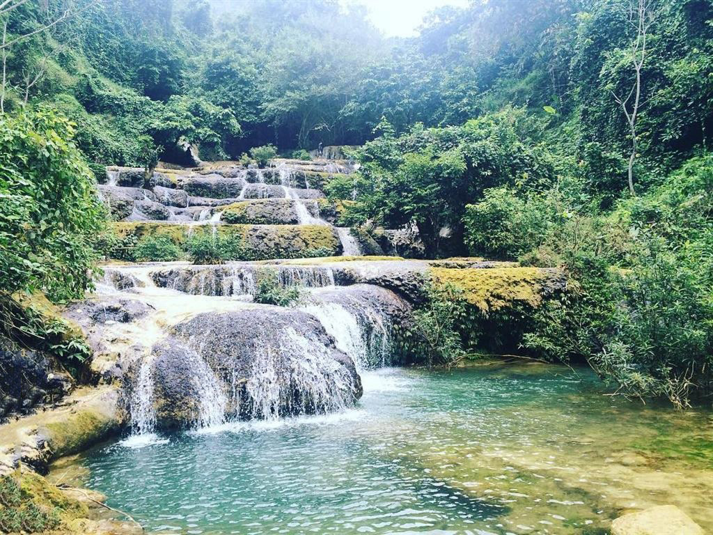 Hieu Waterfall in Pu Luong