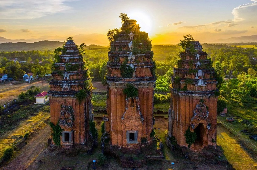 Historical and spiritual significance of Duong Long Cham Temple