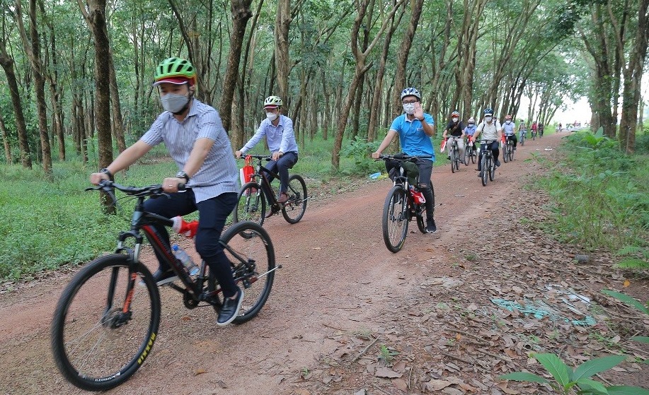 Ho Chi Minh City bike tour Ho Chi Minh bike tour 1: “Peaceful Day On Steel Land – Cu Chi”