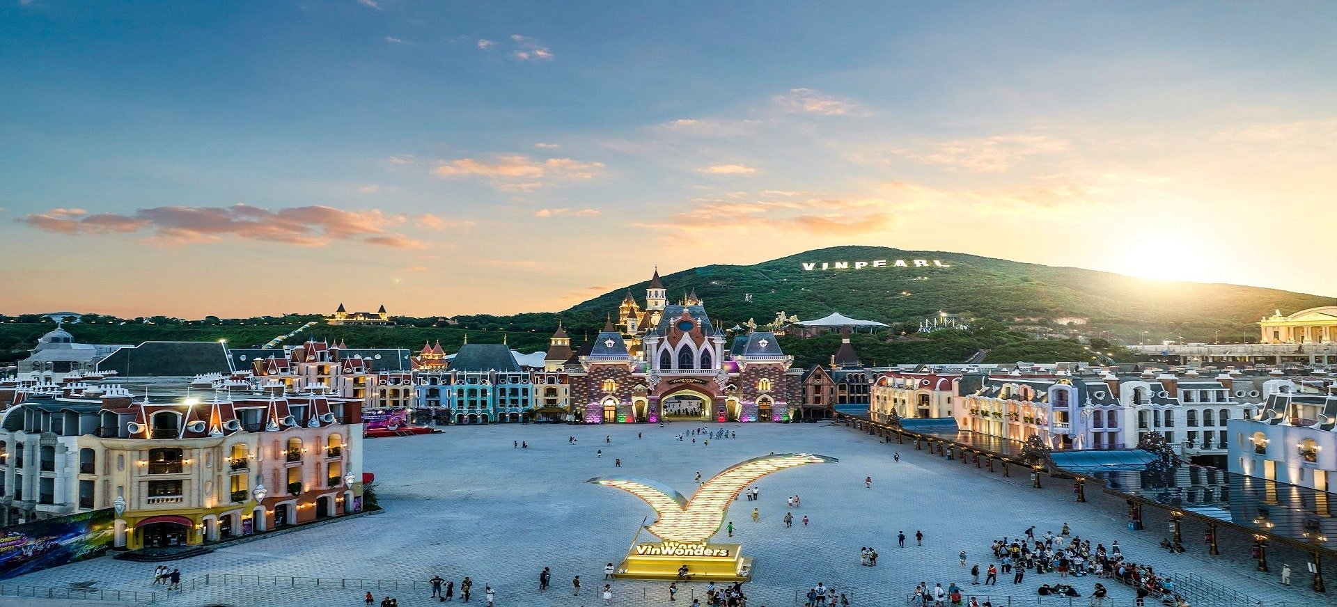 Da Nang to Quy Nhon train Vinpearl Harbour Nha Trang