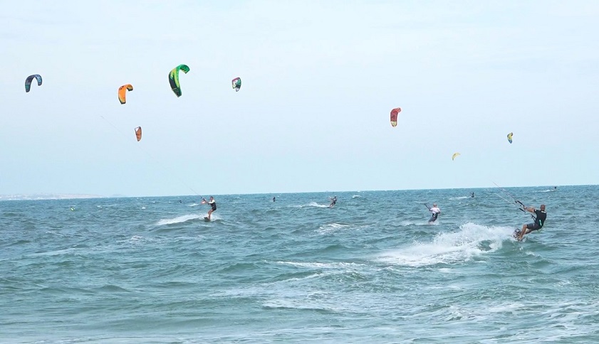 Kitesurfing in Mui Ne's Suoi Nuoc Beach