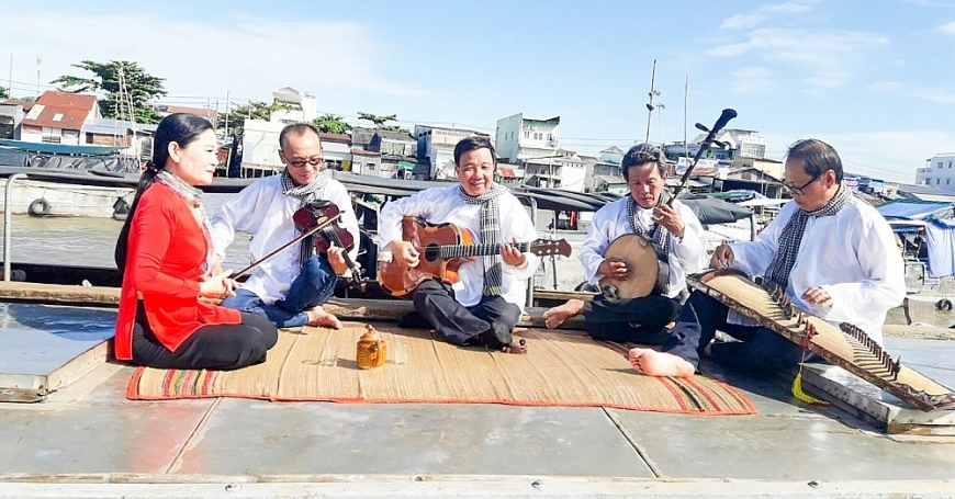 Listen to don ca tai tu