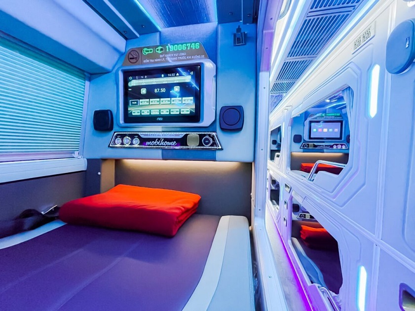 Local buses from Lao Cai to Sapa