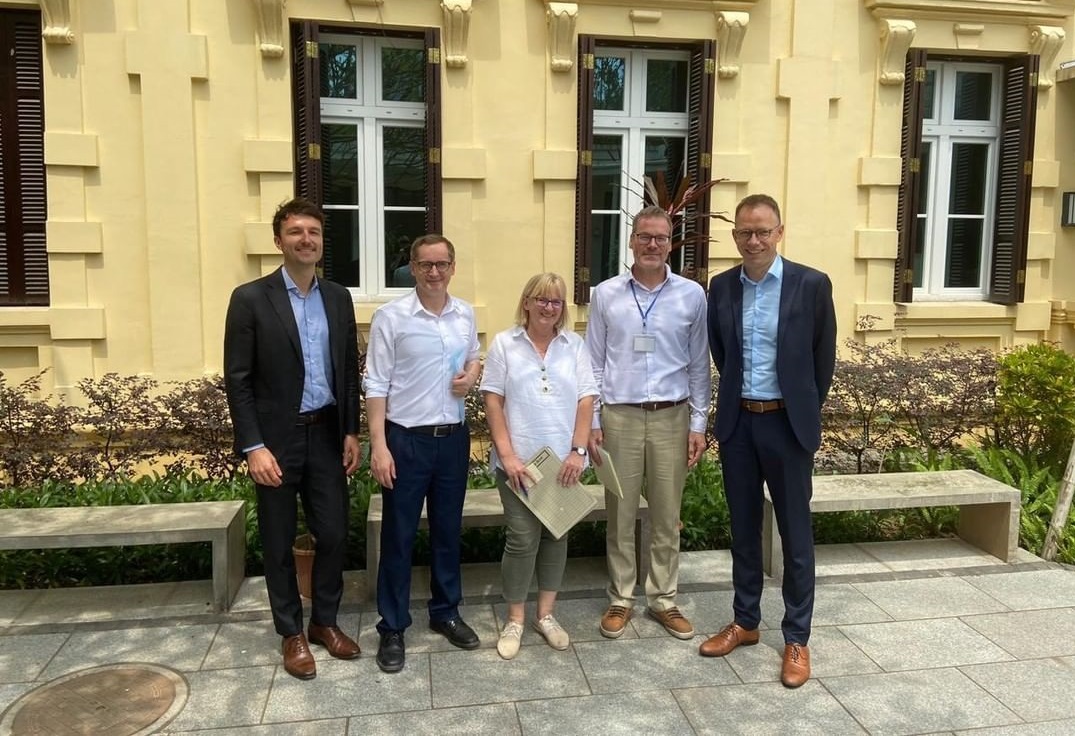 German Embassy in Vietnam Many services support German citizens