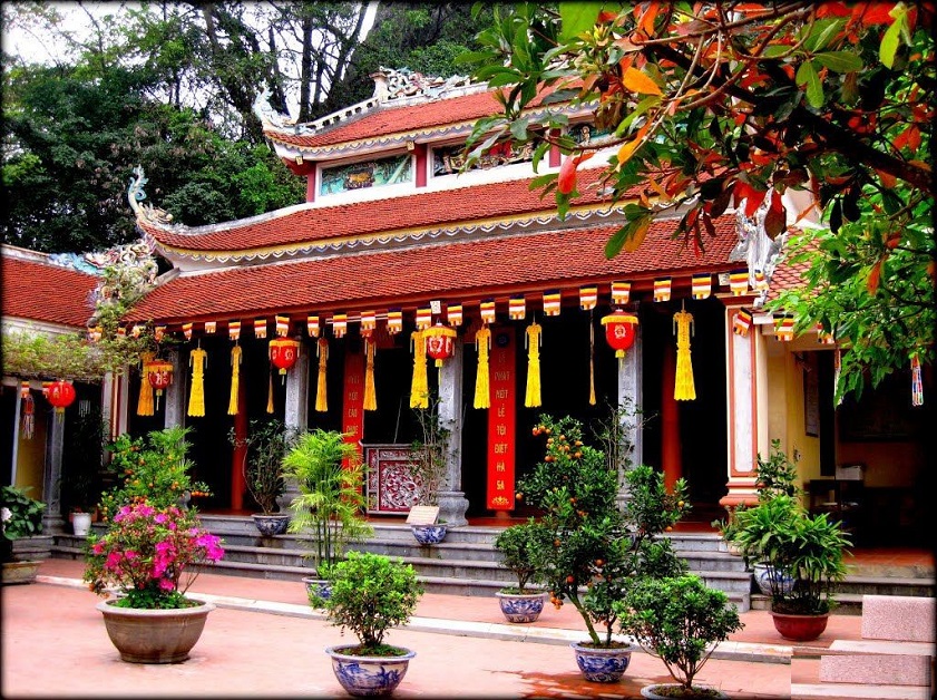Non Nuoc Pagoda Ninh Binh