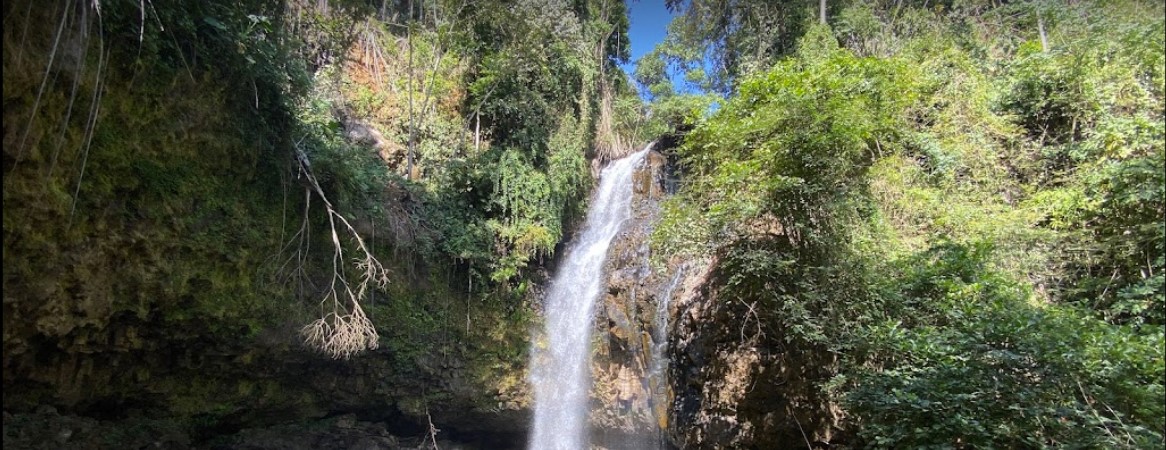 Thác Tam Hợp nằm ẩn mình bên núi rừng đại ngàn