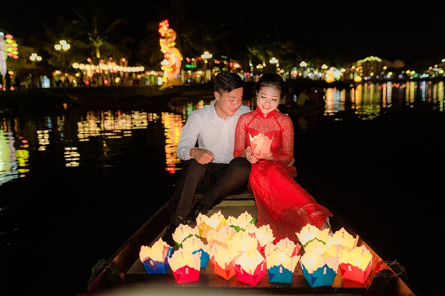 Release flower lanterns