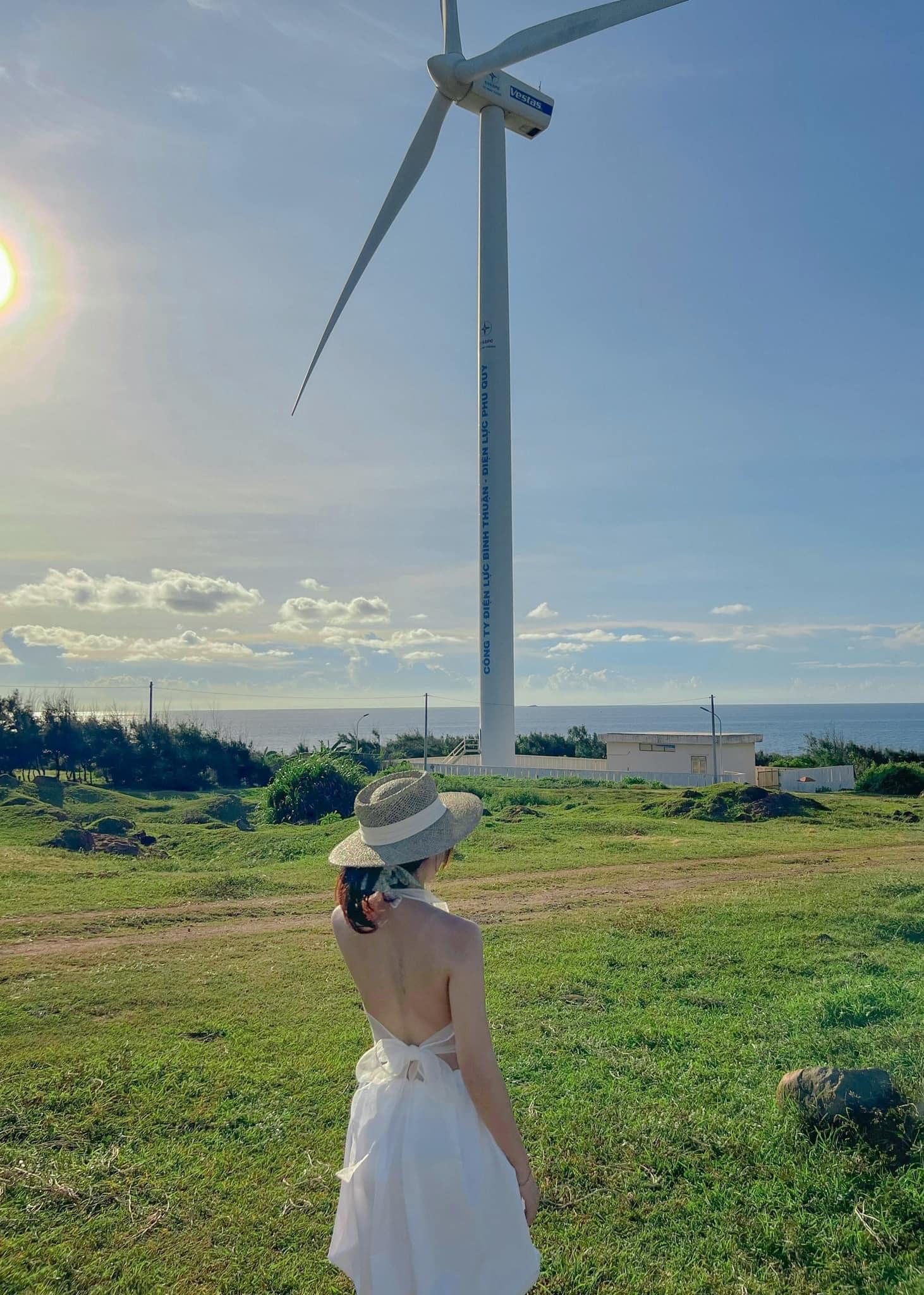 Phu Quy Island Sightsee at Phu Quy Wind Turbine Field