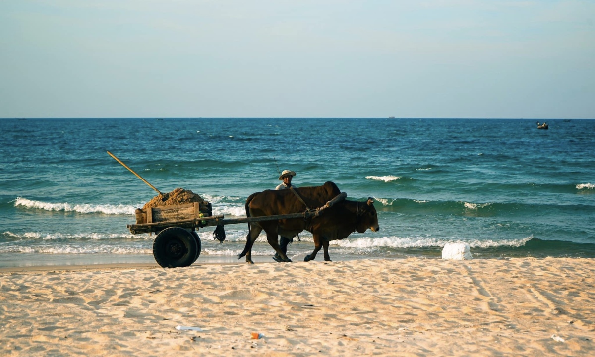 beaches in Hue Tan Thanh Beach
