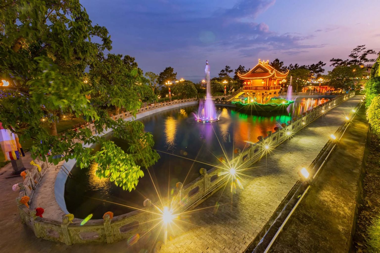 Ba Vang Pagoda The One Pillar Pagoda