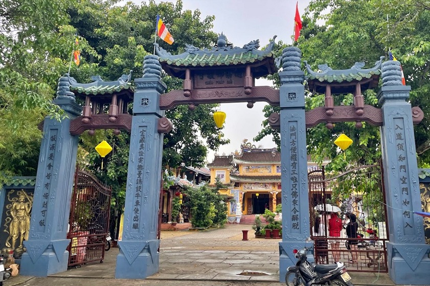 The nostalgic architecture of Phap Bao Pagoda
