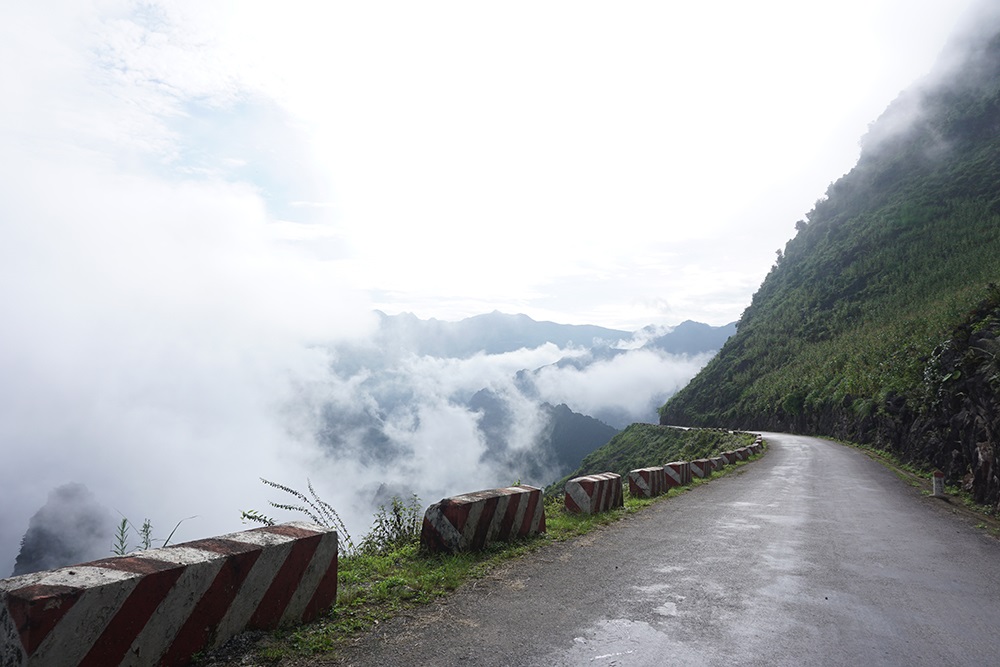 The sea of clouds over Ma Pi Leng Pass