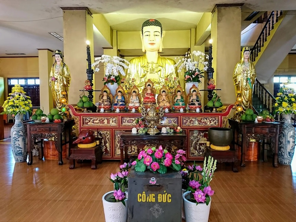 The solemn atmosphere in the pagoda