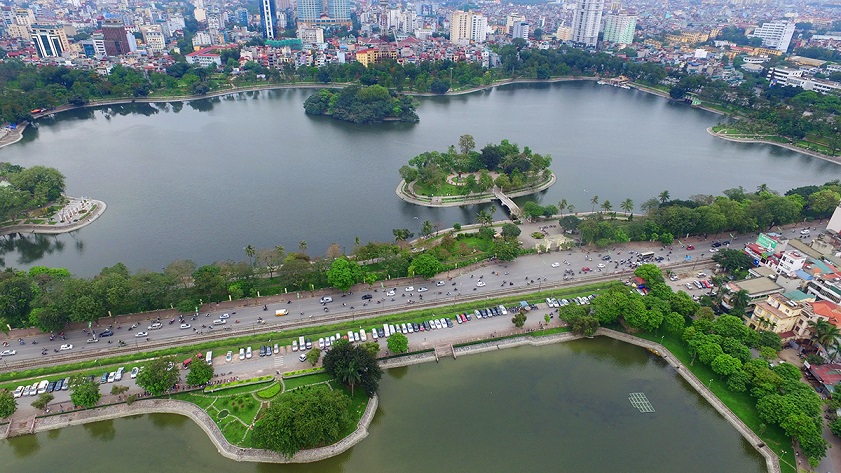 Hoa Binh Island in the middle of Bay Mau Lake (Source: Collected)