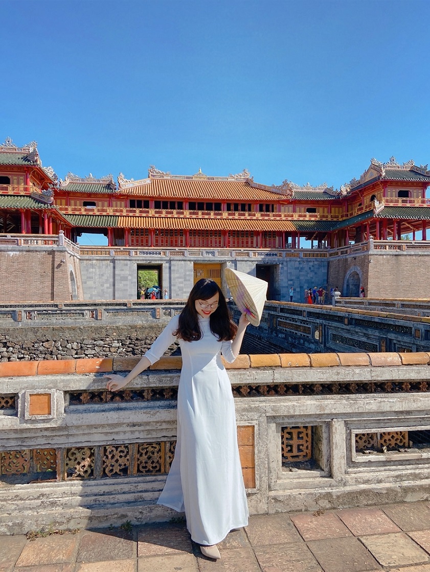 Travel to Vietnam from UK It is advisable to dress appropriately when visiting historical sites, temples, and pagodas in Vietnam