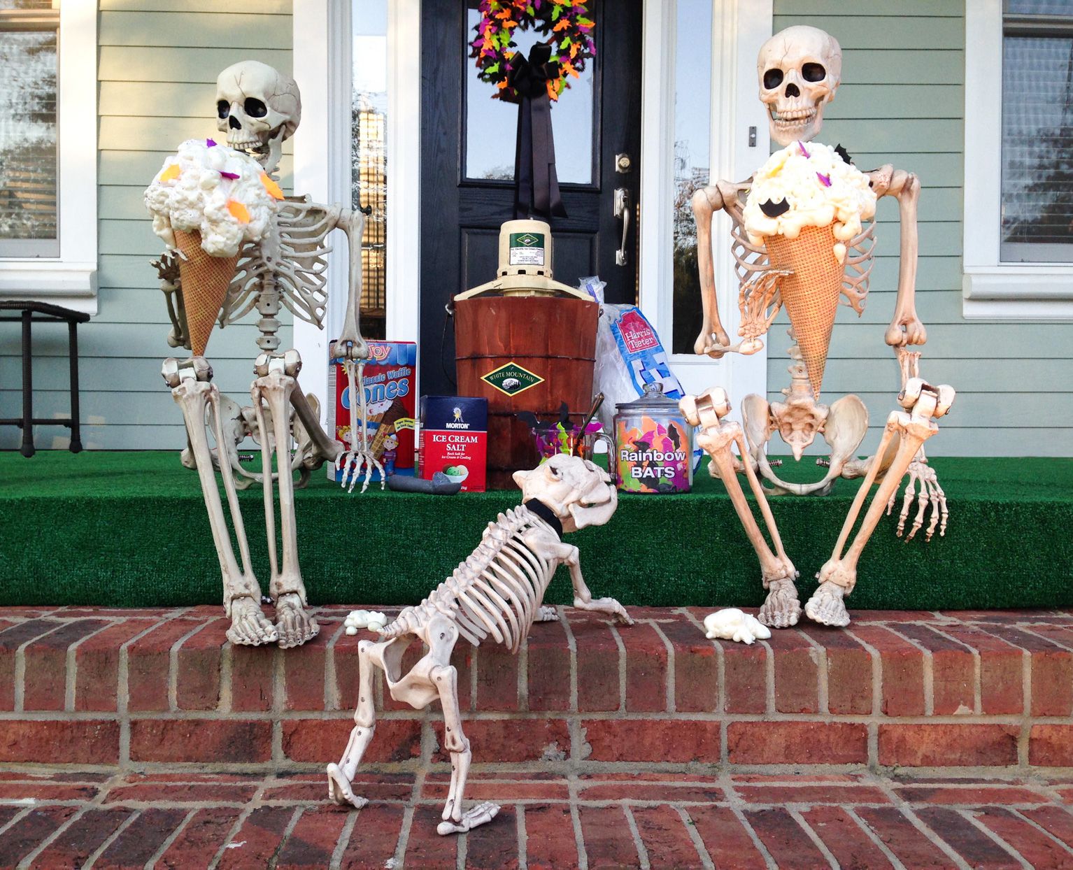 Outdoor Halloween decorations