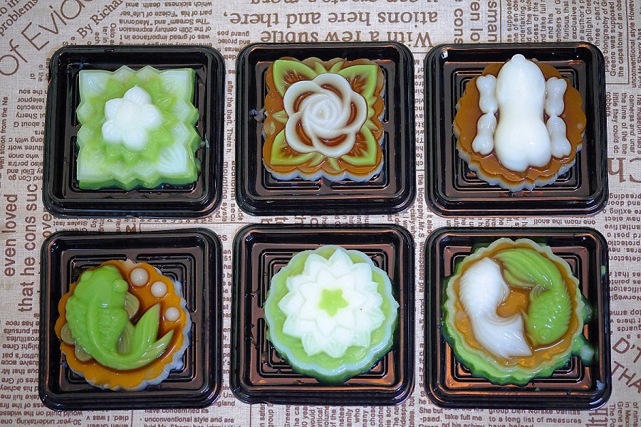 Jelly mooncake is one of the most special types of Vietnam mooncakes