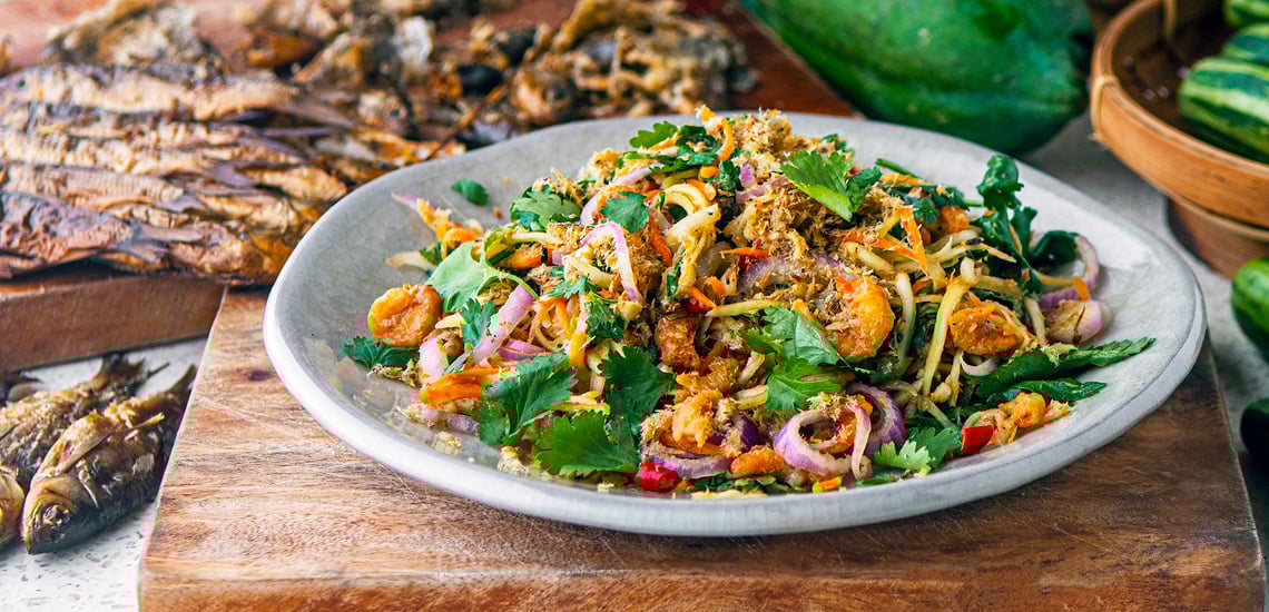 Vietnamese mango salad with dried fish
