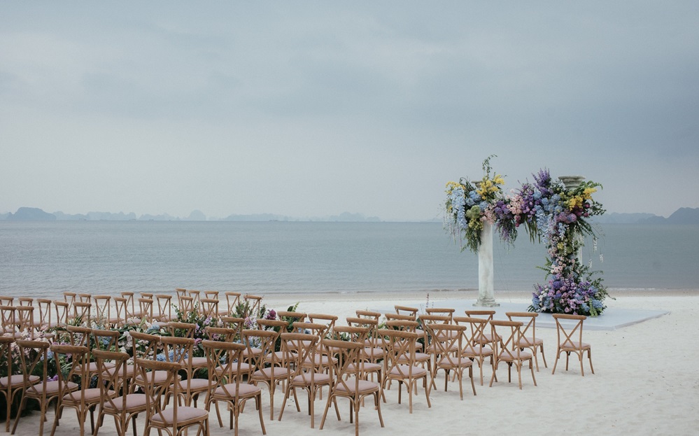 Vinpearl Resort & Spa Ha Long An ultra-glam wedding was organized at the resort