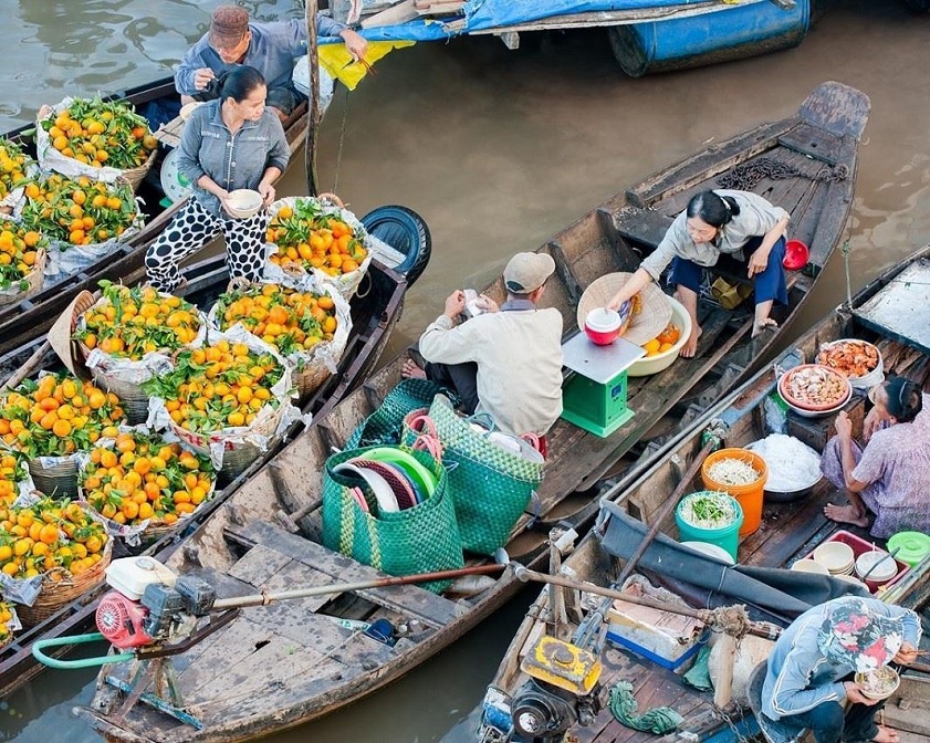 Visit unique floating markets on the Mekong River map