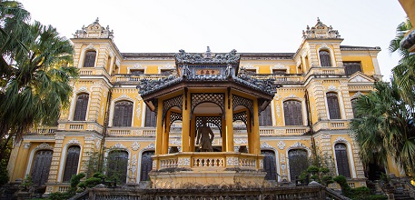 An Dinh Palace Hue: A great blend of Asian and European architecture