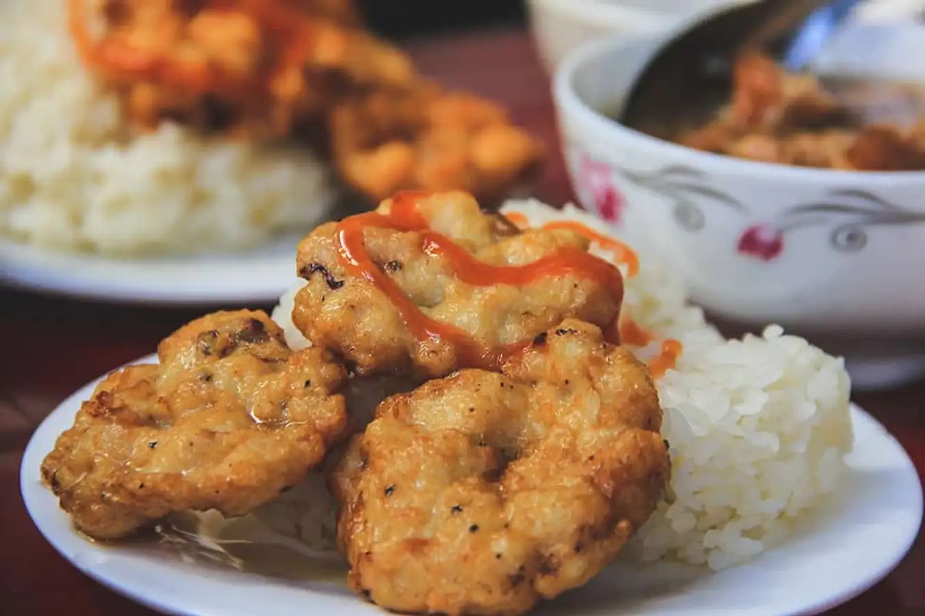 Các quán ăn sáng Hạ Long gây ấn tượng với thực khách ở món xôi chả mực