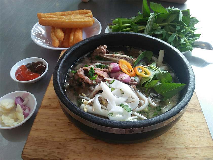 Thực khách muốn ăn phở đến ăn sáng Nguyễn Đình Chiểu Mũi Né