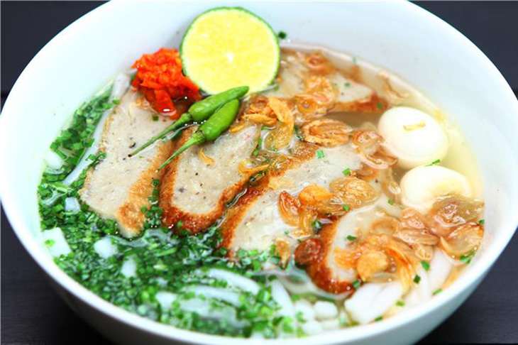 Bún & bánh canh chả cá là các món ăn sáng ngon ở Quy Nhơn