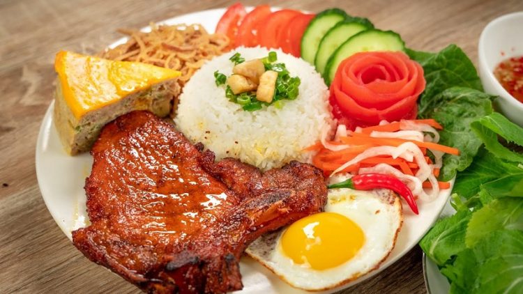 Cơm tấm - món ăn sáng ngon Quy Nhơn thực khách nào cũng mê 