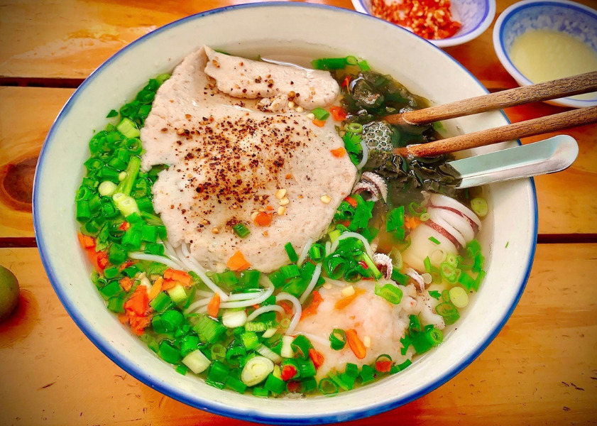 ăn sáng Rạch Giá Món bún quậy nóng hổi, thanh đạm