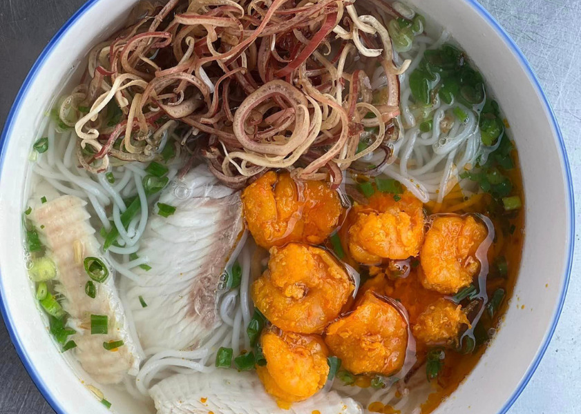 ăn sáng Rạch Giá Bún cá Út Ơi là một trong những quán ăn sáng ngon ở Rạch Giá ngon, được nhiều thực khách yêu thích